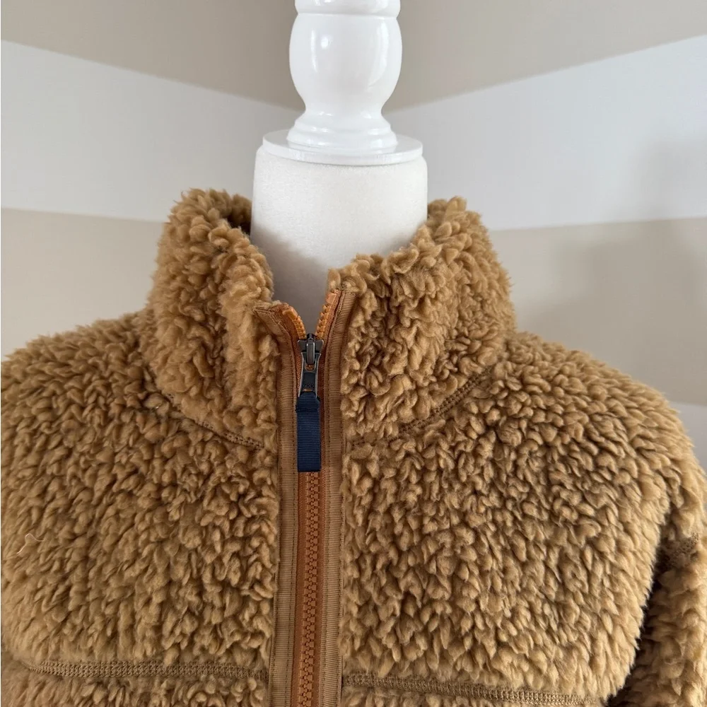 Patagonia Women’s Brown Teddy Bomber Jacket. Size Medium. Great condition. - Picture 3 of 4